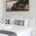 B2 Hua Hin Premier Hotel